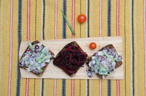 bread slices with salads